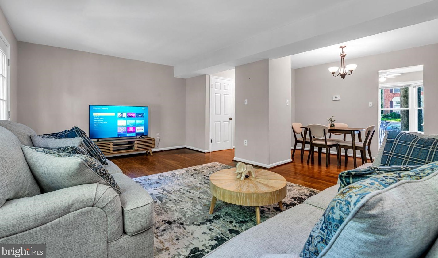 1919 Mariner Ln, Woodbridge VA  22192-2329 exterior