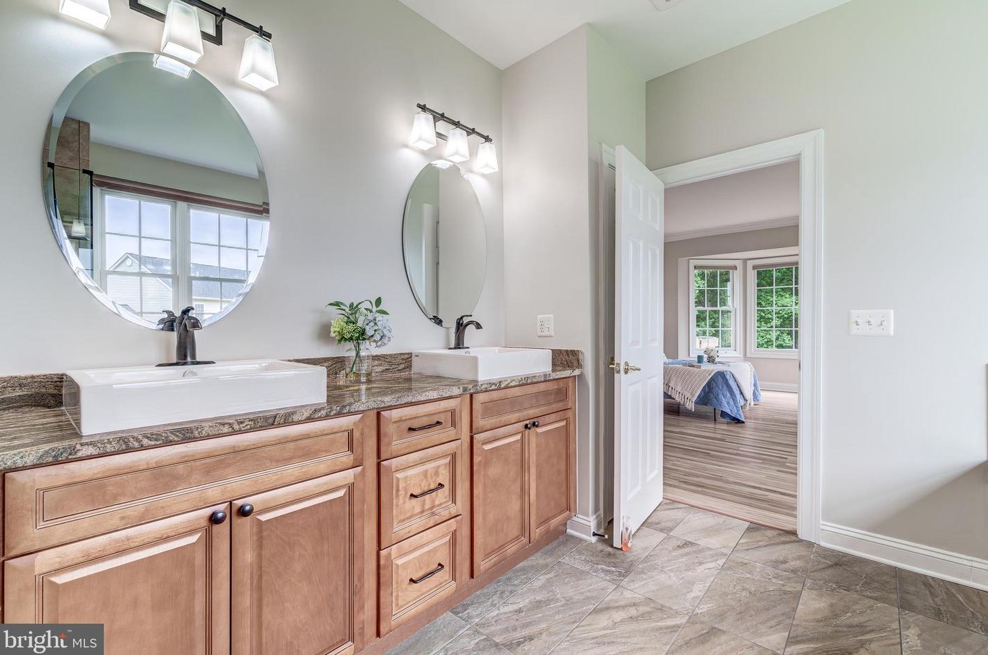 1846 Strickland Ct, Woodbridge VA  22191-4560 exterior