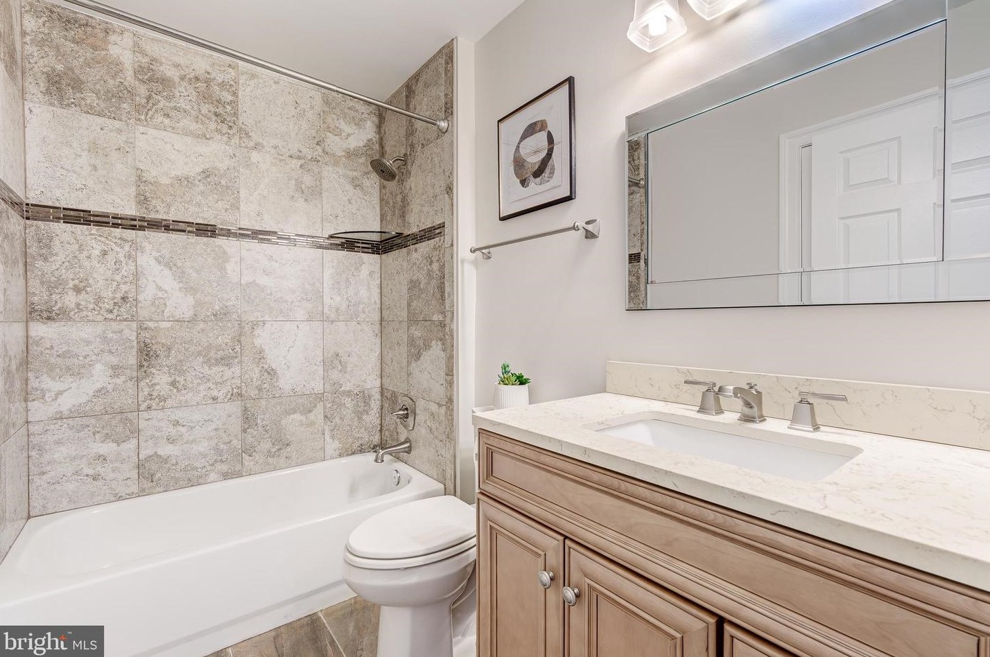 1846 Strickland Ct, Woodbridge VA  22191-4560 exterior