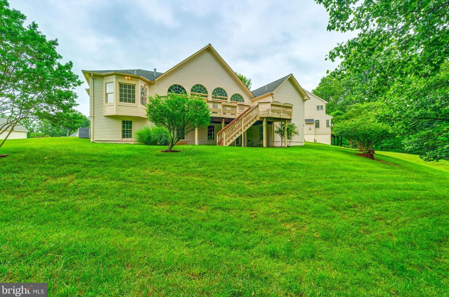 1846 Strickland Ct, Woodbridge VA  22191-4560 exterior