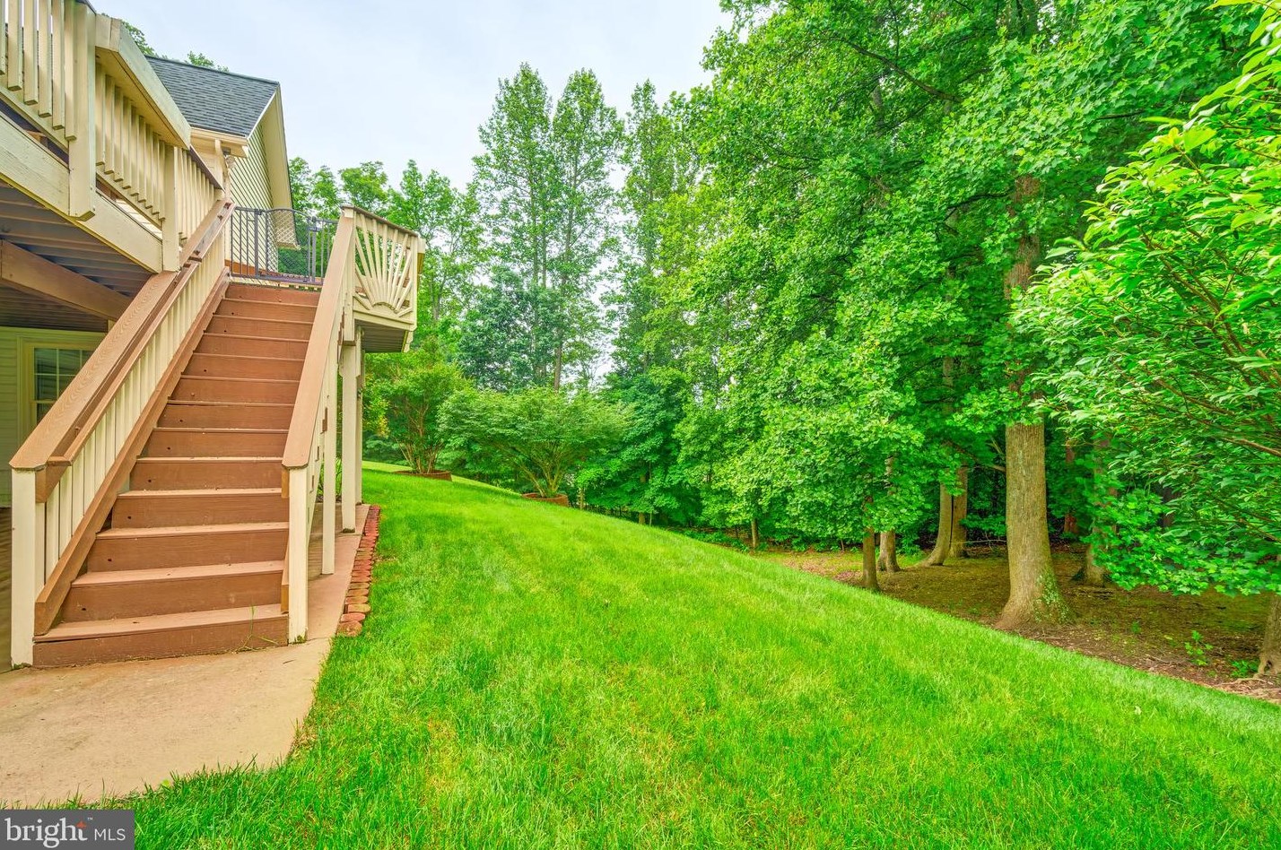 1846 Strickland Ct, Woodbridge VA  22191-4560 exterior