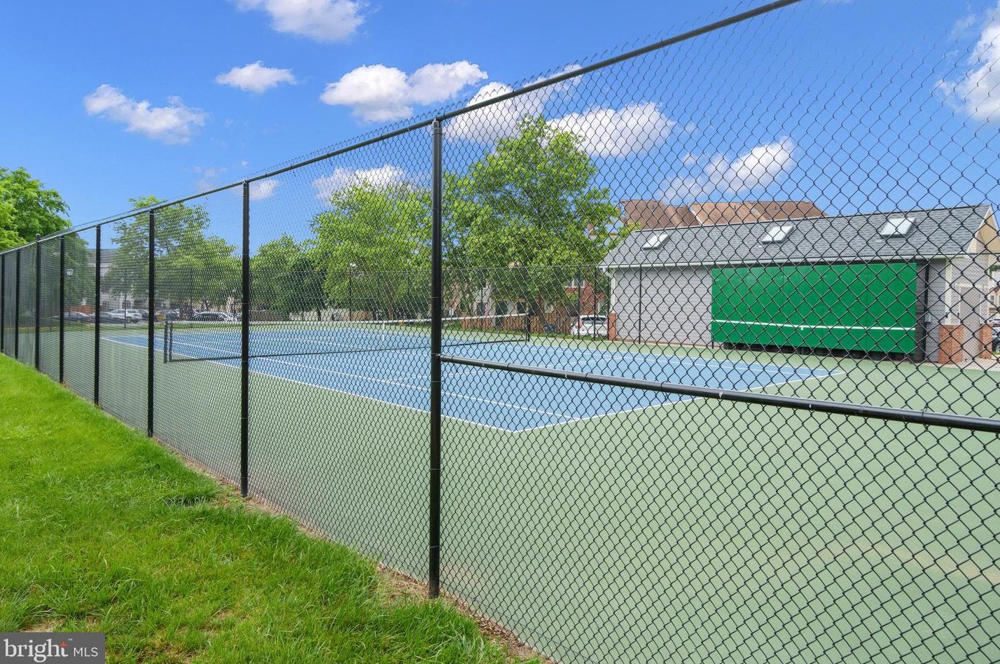 7307 Rokeby Dr, Manassas VA 20109-6405 exterior