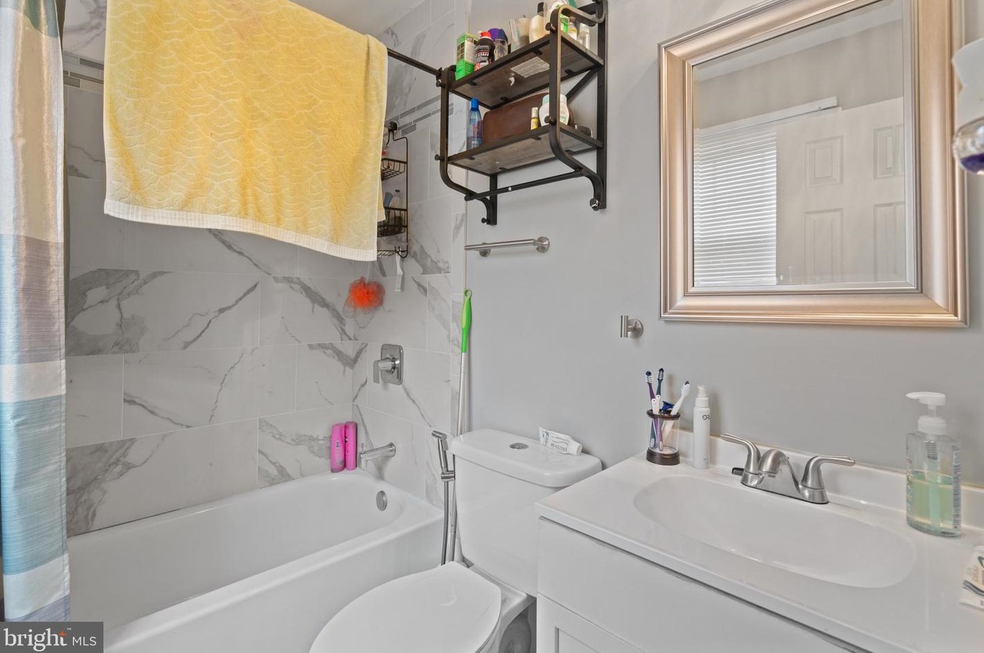 7307 Rokeby Dr, Manassas VA 20109-6405 exterior