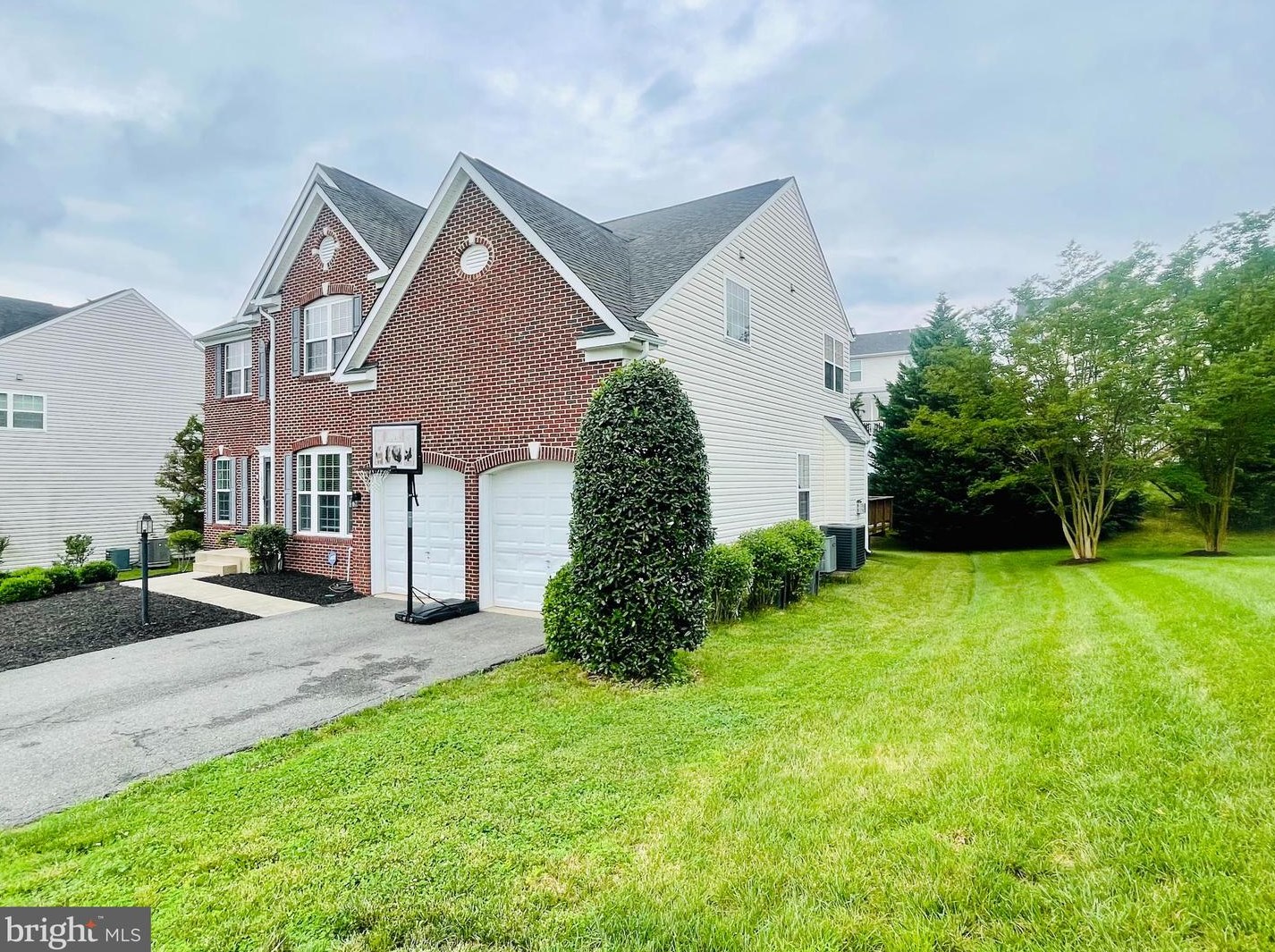 16382 Kramer Estate Dr, Woodbridge VA  22191-6001 exterior