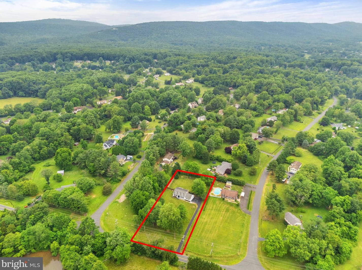 15900 Waterfall Rd, Haymarket VA  20169-2127 exterior
