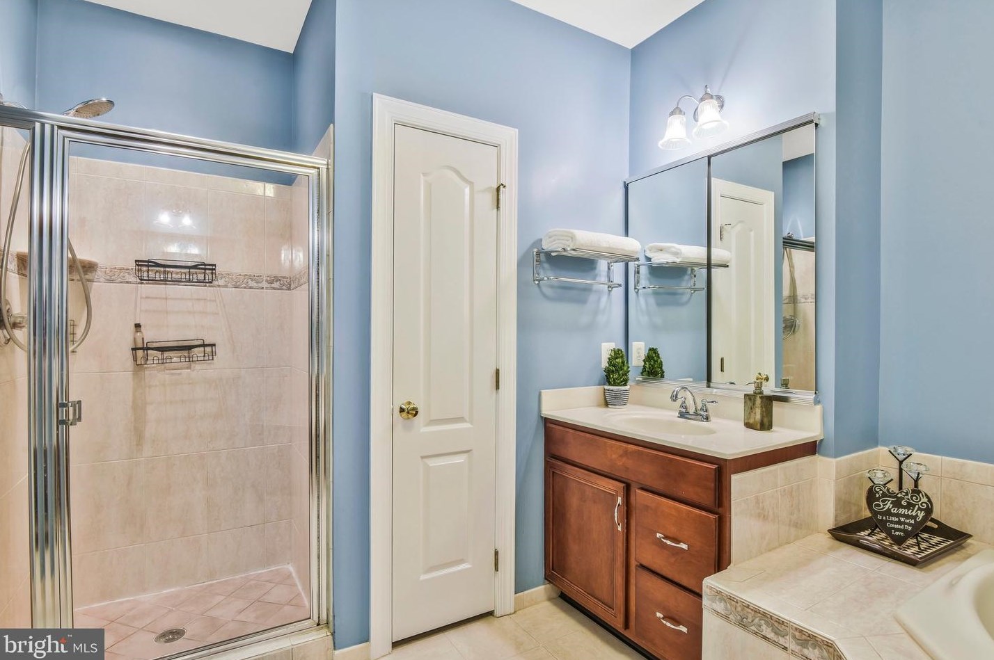 5765 Amelia Springs Cir, Haymarket VA  20169-5416 exterior