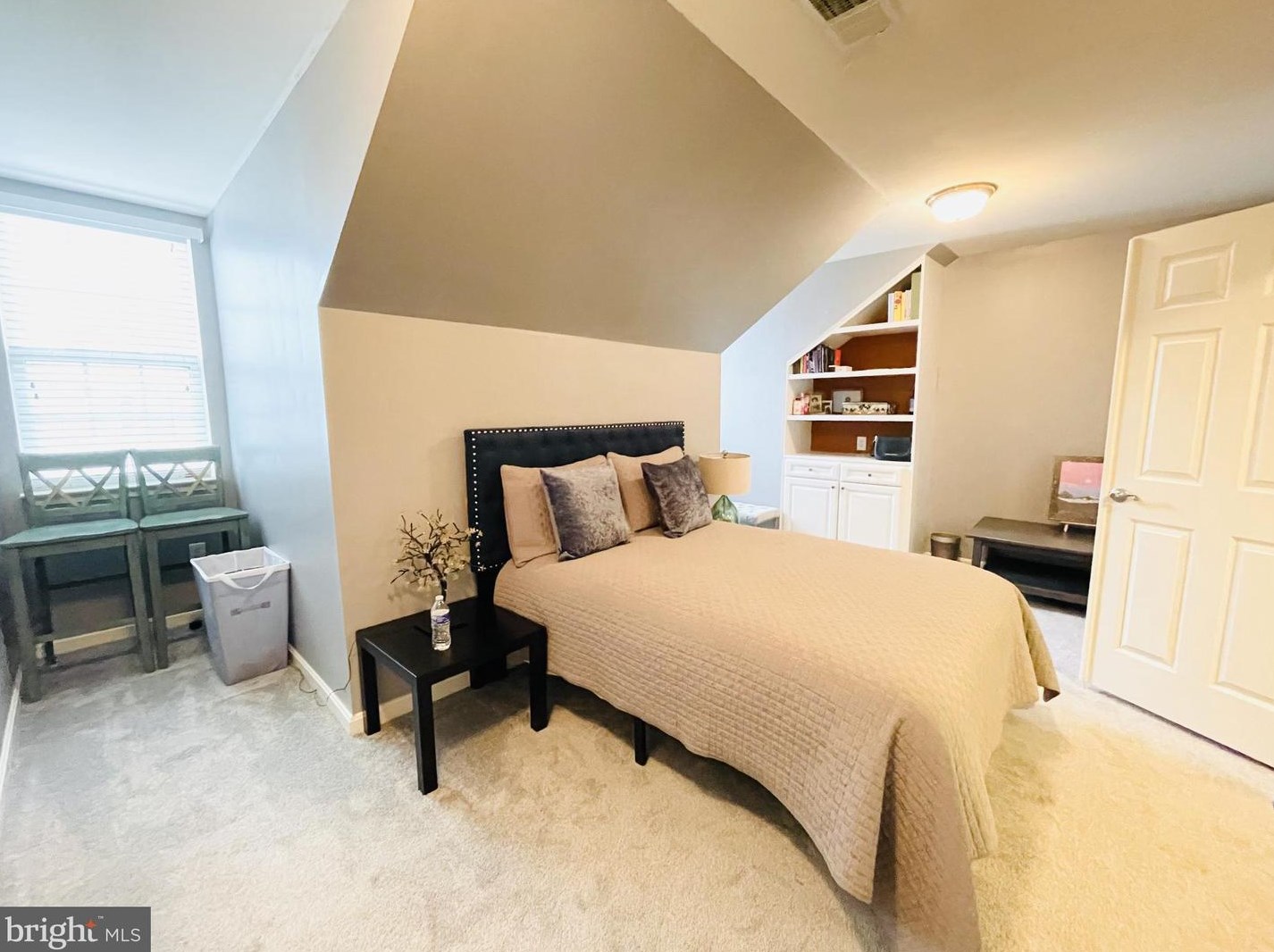 1850 Cedar Cove Way, Woodbridge VA  22191-6073 exterior