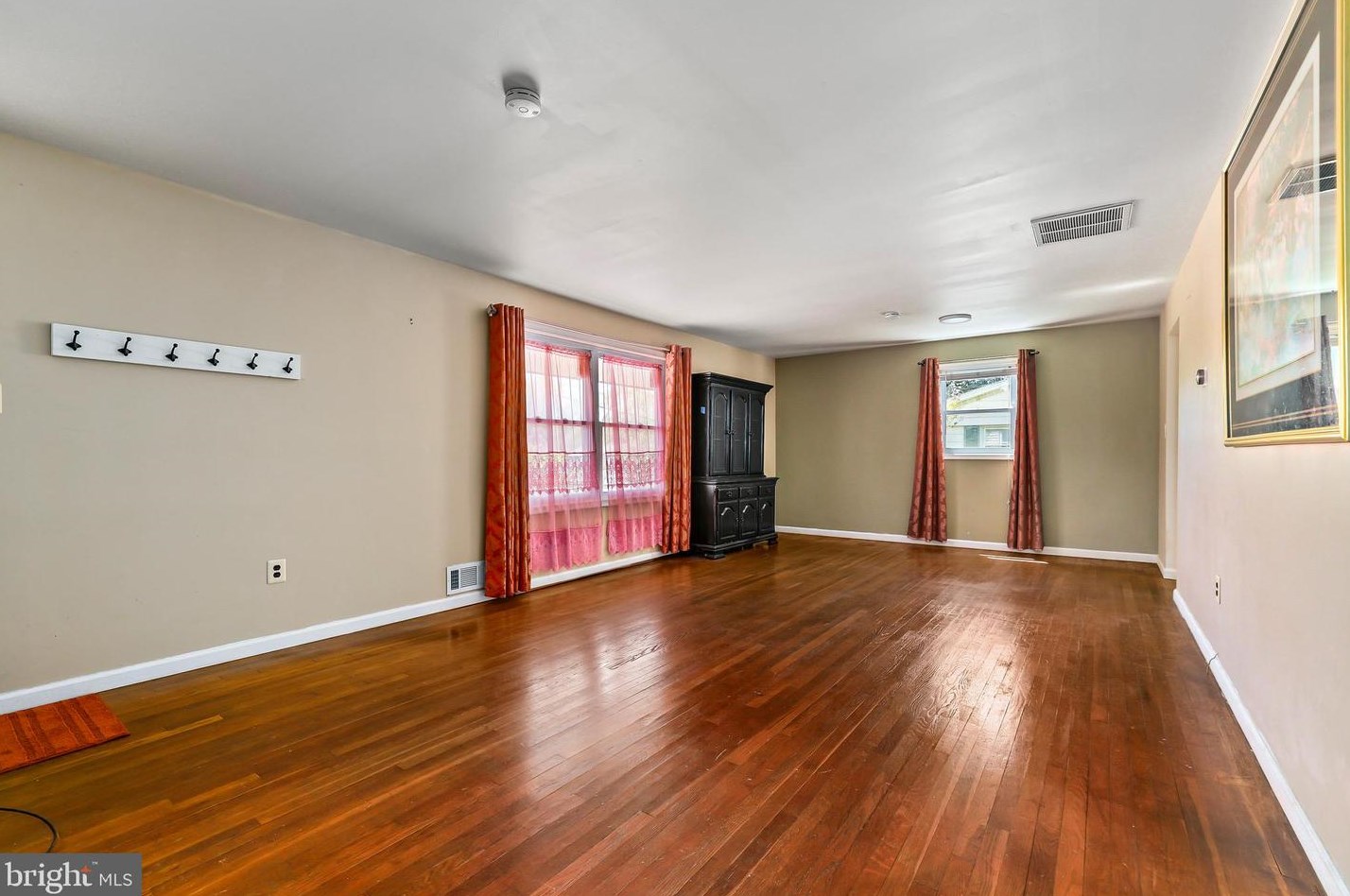 13506 Wood St, Woodbridge VA  22191-1323 exterior