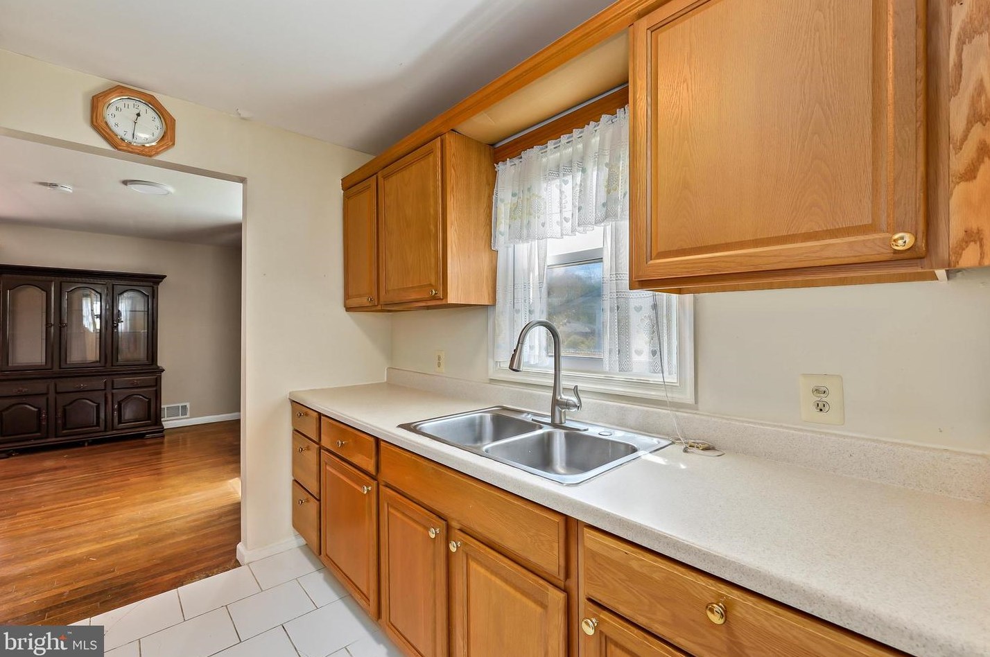 13506 Wood St, Woodbridge VA  22191-1323 exterior