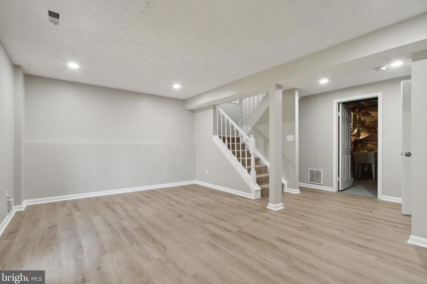 3863 Sunny Brook Ct, Woodbridge VA  22192-6443 exterior