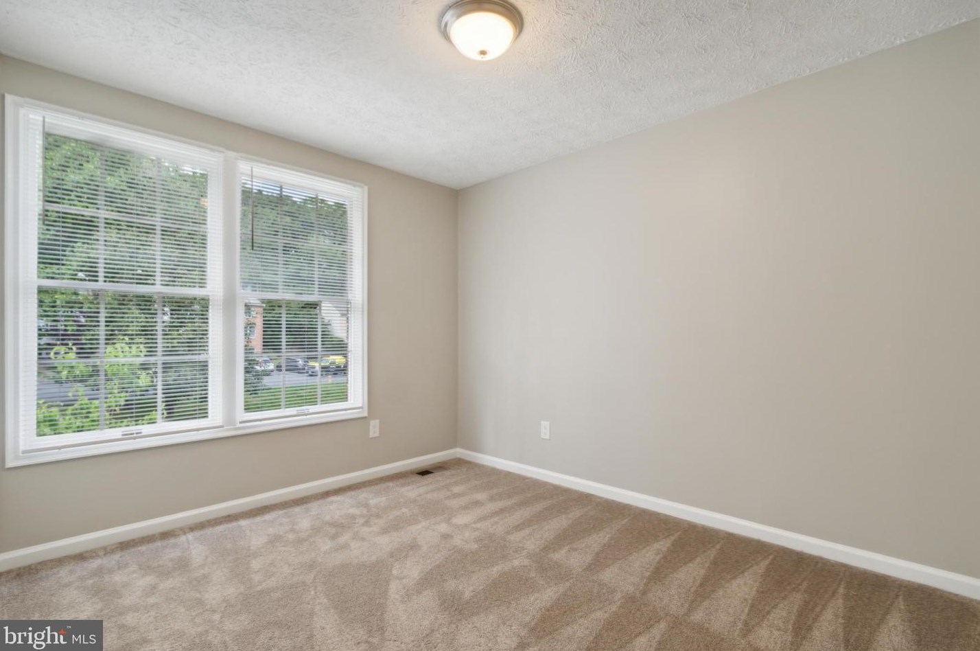 3863 Sunny Brook Ct, Woodbridge VA  22192-6443 exterior