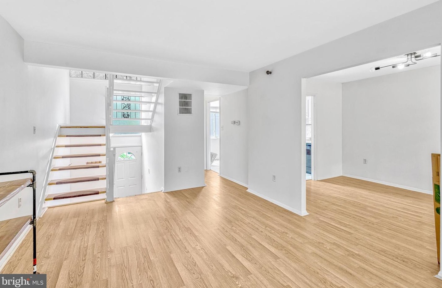 12532 Armada Pl, Woodbridge VA  22192-3135 exterior