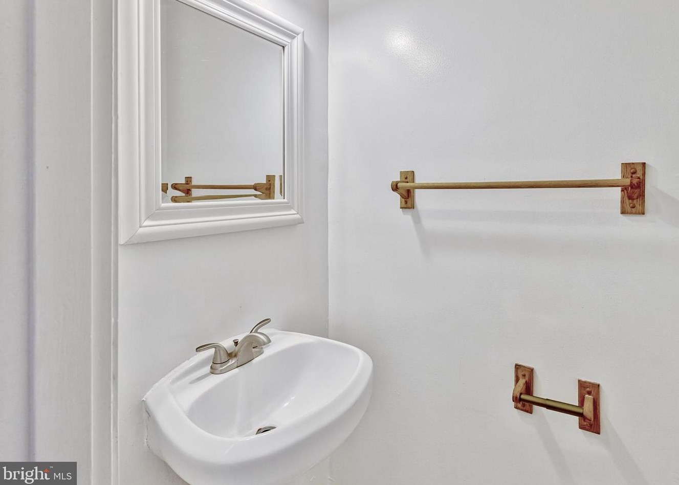 12532 Armada Pl, Woodbridge VA  22192-3135 exterior