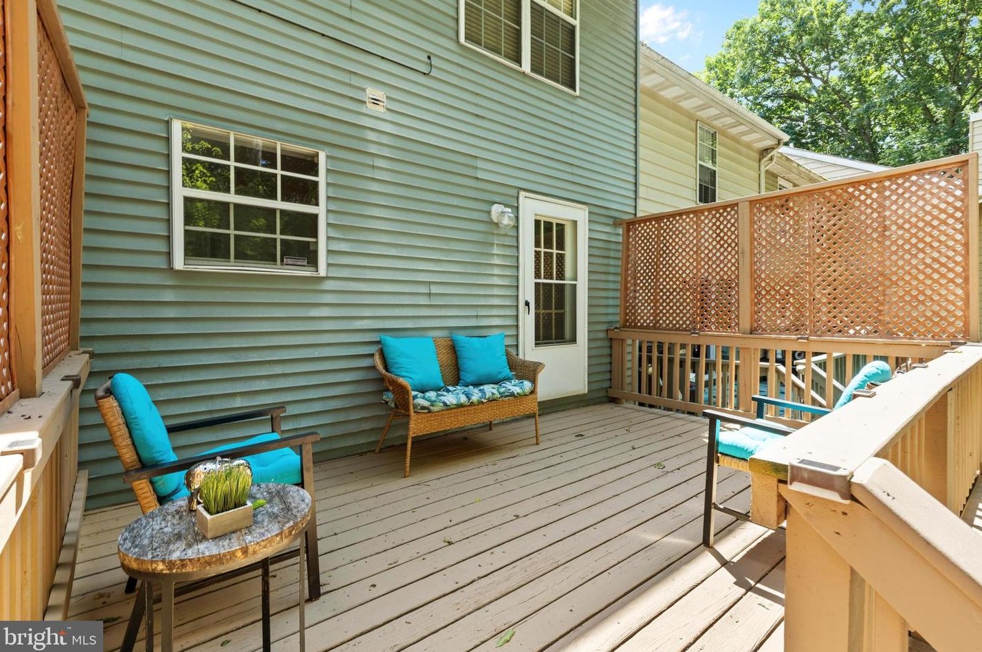 15244 Streamside Ct, Dumfries VA  22025-3021 exterior