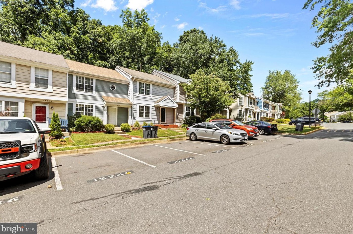 15244 Streamside Ct, Dumfries VA  22025-3021 exterior