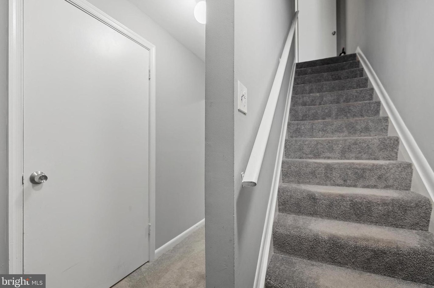 15244 Streamside Ct, Dumfries VA  22025-3021 exterior