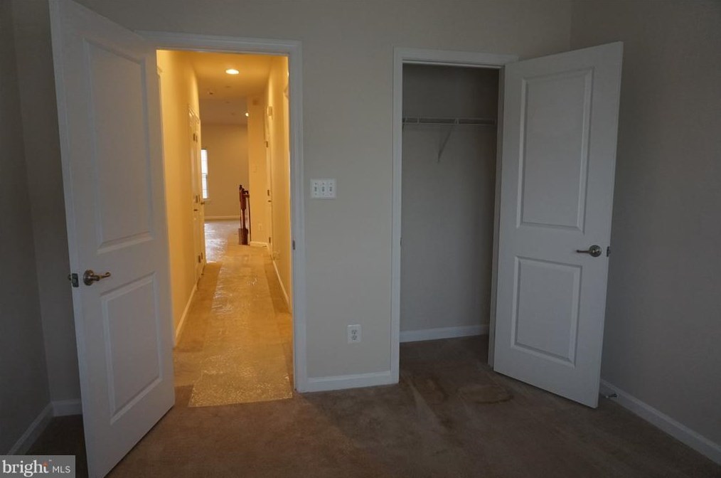 7415 Brunson Cir, Gainesville VA  20155-4904 exterior