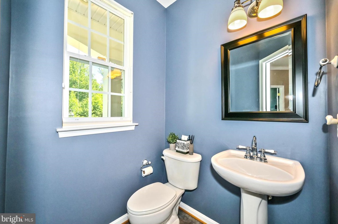 8393 Mineral Spg Dr, Manassas VA 20112-2420 exterior