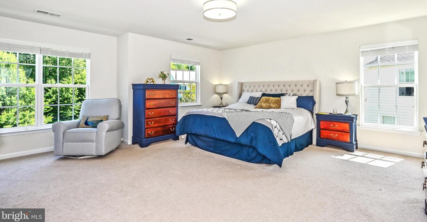 8393 Mineral Spg Dr, Manassas VA 20112-2420 exterior