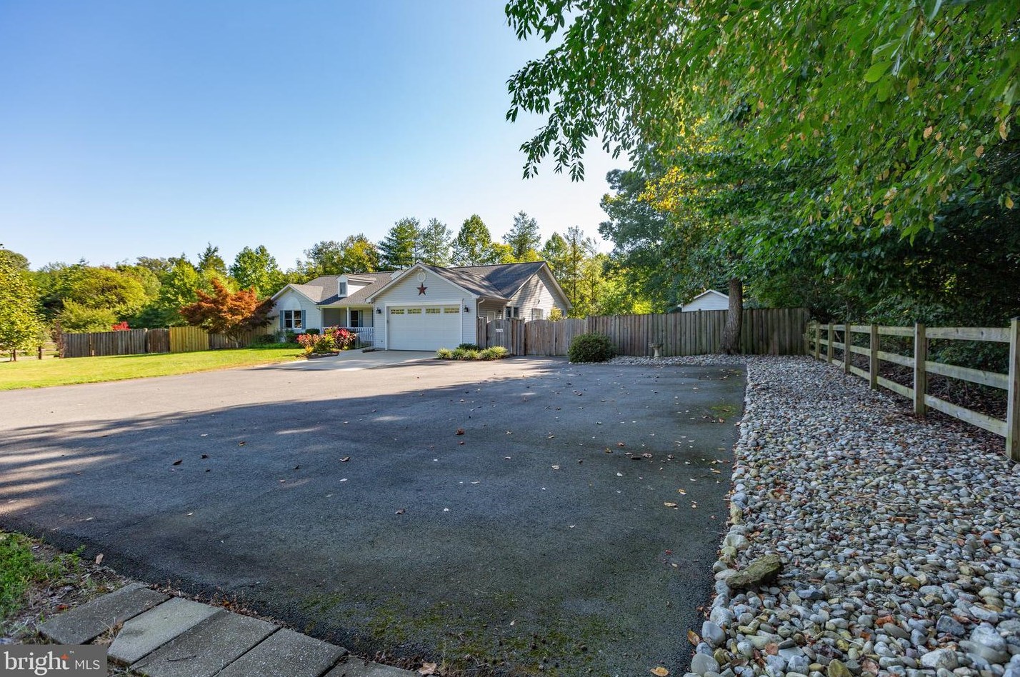 10647 Moore Dr, Manassas VA 20111-2929 exterior