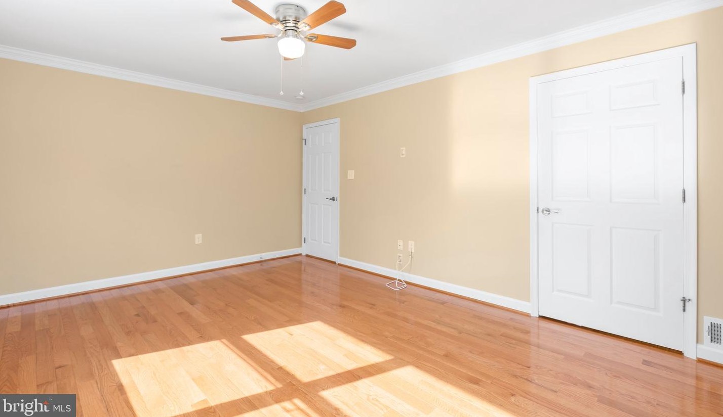 10647 Moore Dr, Manassas VA 20111-2929 exterior