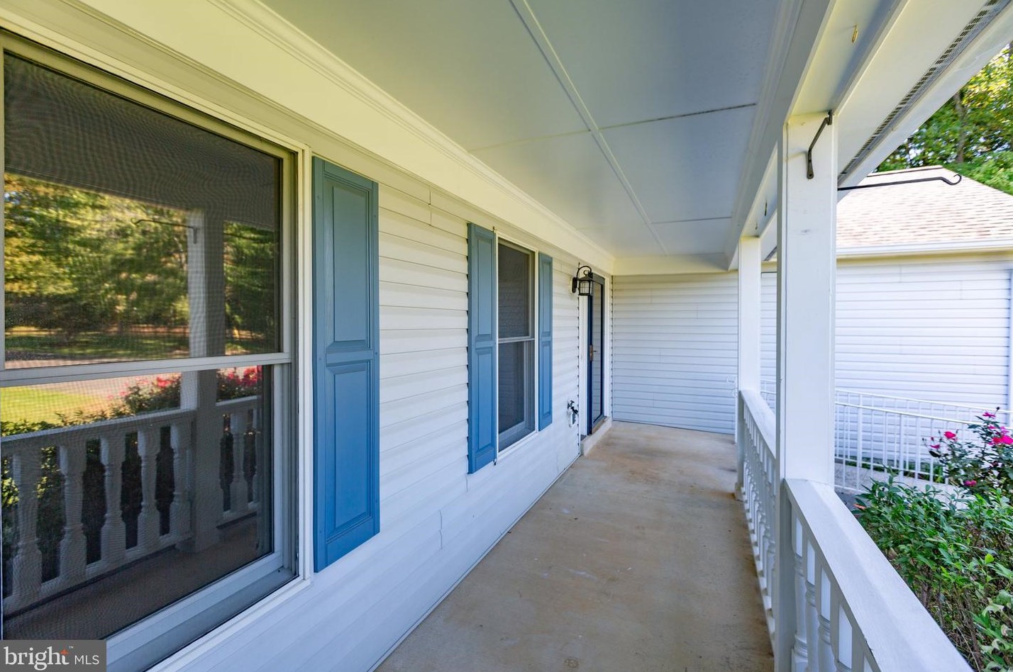 10647 Moore Dr, Manassas VA 20111-2929 exterior