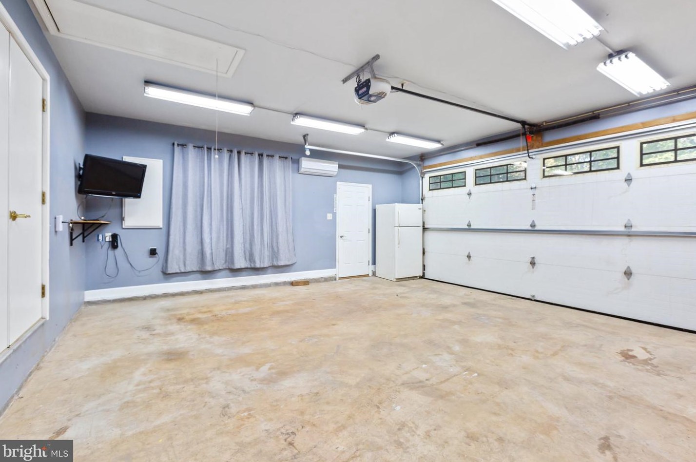 10647 Moore Dr, Manassas VA 20111-2929 exterior