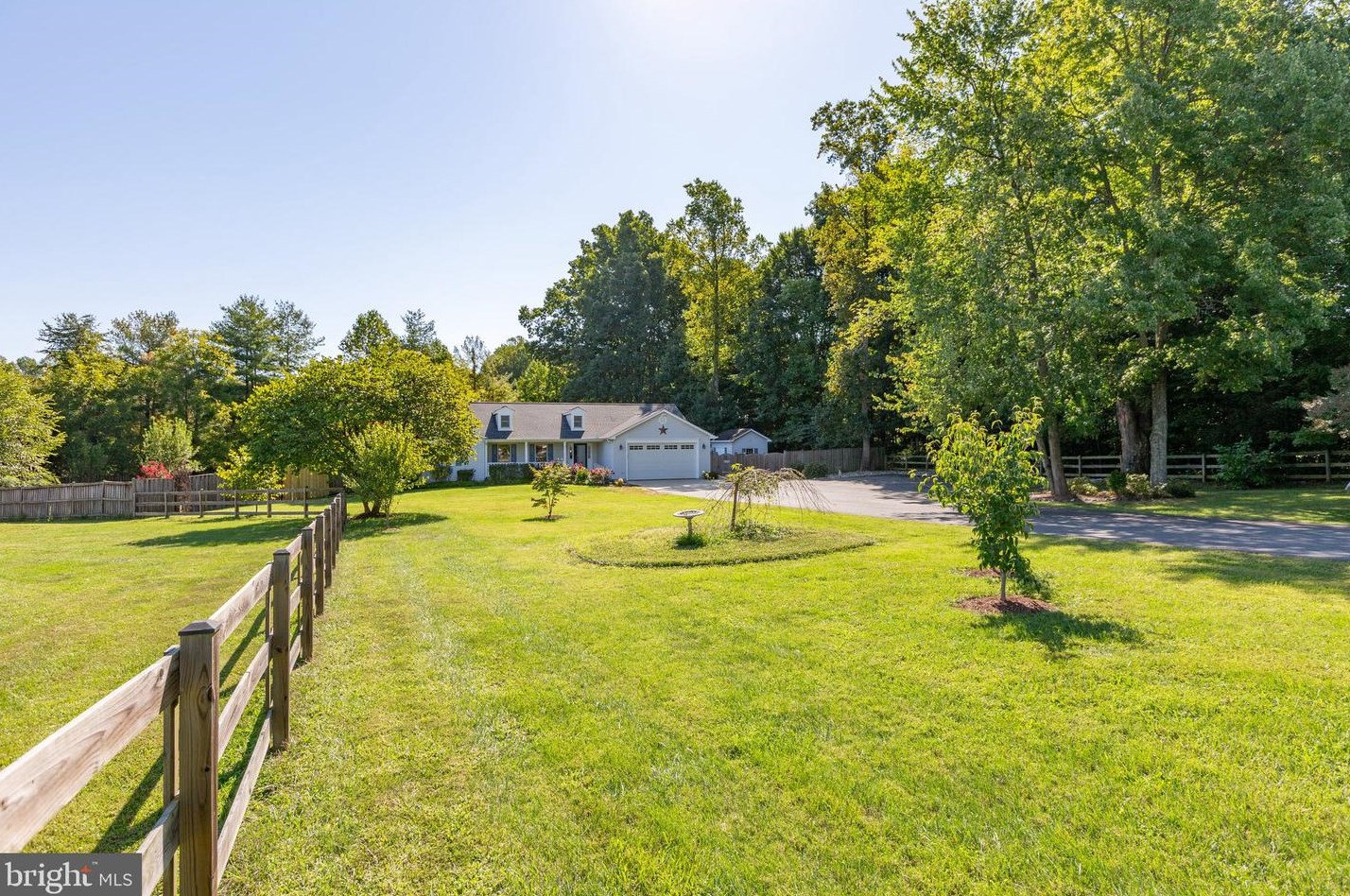 10647 Moore Dr, Manassas VA 20111-2929 exterior