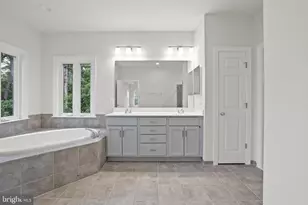 14496 Aurora Dr, Woodbridge, VA 22193 - Photo 41