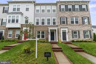 1690 Dunnington Pl, Dumfries, VA 22026 - Photo 3