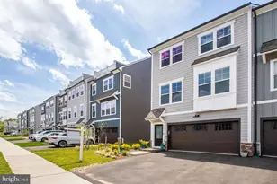 18351 Moss Gdn Rd, Dumfries, VA 22026 - Photo 1