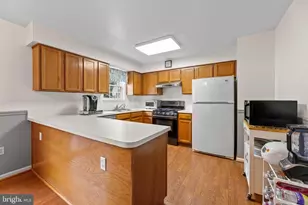 15086 Jarrell Pl, Woodbridge, VA 22193 - Photo 9