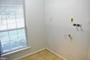 12107 Fort Craig Dr, Woodbridge, VA 22192 - Photo 27