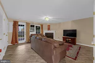 14197 Madrigal Dr, Woodbridge, VA 22193 - Photo 5