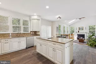 17456 Terri Ct, Dumfries, VA 22026 - Photo 11