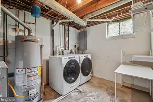 4006 Dubois Ct, Woodbridge, VA 22193 - Photo 35