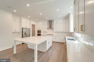 8701 Maple Springs Pl, Manassas, VA 20112 - Photo 5