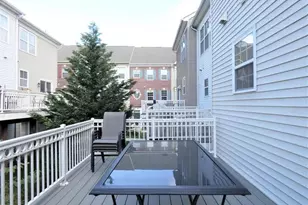 4911 Potomac Highlands Cir, Triangle, VA 22172 - Photo 9