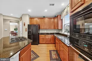 14836 Cartagena Dr, Gainesville, VA 20155 - Photo 17