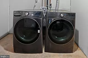 14220 Fallbrook Ln, Woodbridge, VA 22193 - Photo 27