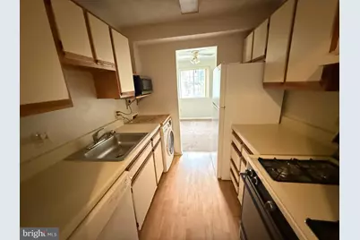1523 Colonial Drive #204, Woodbridge, VA 22192 - Photo 5