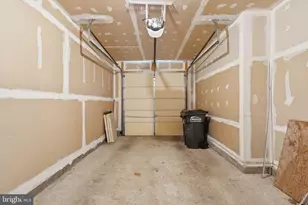 2576 Eastbourne Dr, Woodbridge, VA 22191 - Photo 37