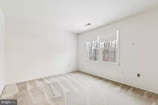 11977 William and Mary Cir, Woodbridge, VA 22192 - Photo 27