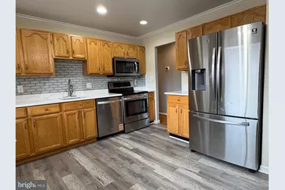 12654 Valleywood Drive, Woodbridge, VA 22192 - Photo 11