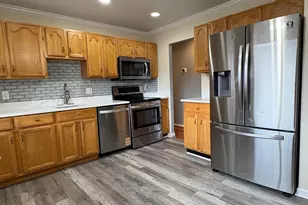 12654 Valleywood Dr, Woodbridge, VA 22192 - Photo 11