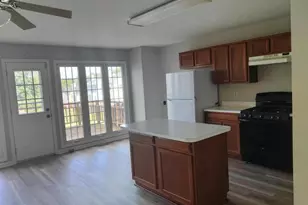 16804 Winston Ln, Woodbridge, VA 22191 - Photo 9