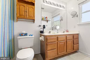 5710 Rhode Island Dr, Woodbridge, VA 22193 - Photo 17