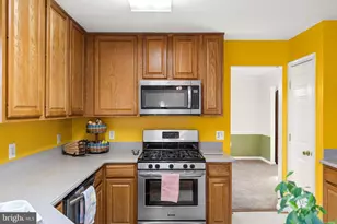 5710 Rhode Island Dr, Woodbridge, VA 22193 - Photo 7