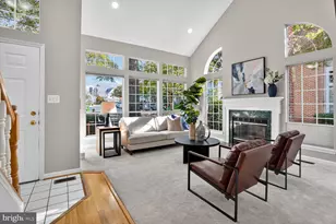 305 Overlook Dr, Occoquan, VA 22125 - Photo 9