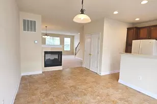 725 Chevington Ct, Woodbridge, VA 22191 - Photo 17